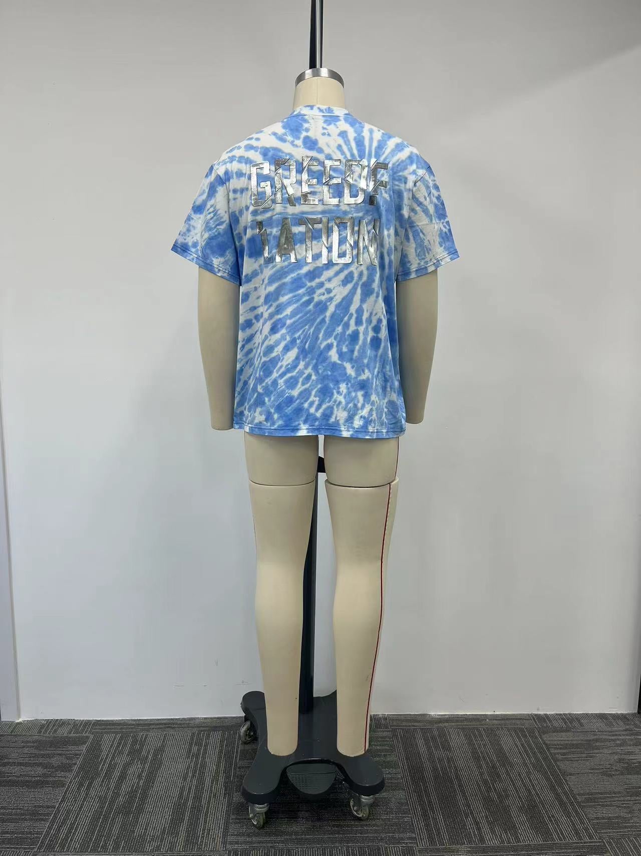 T-shirt features a unique metallic print