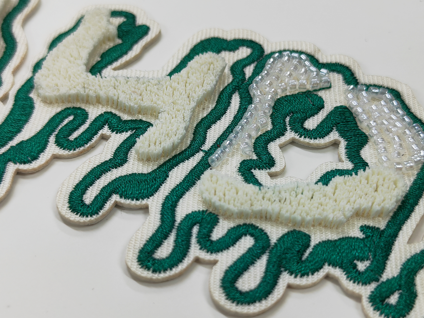 Men's embroidered bead toothbrush sweatshirt