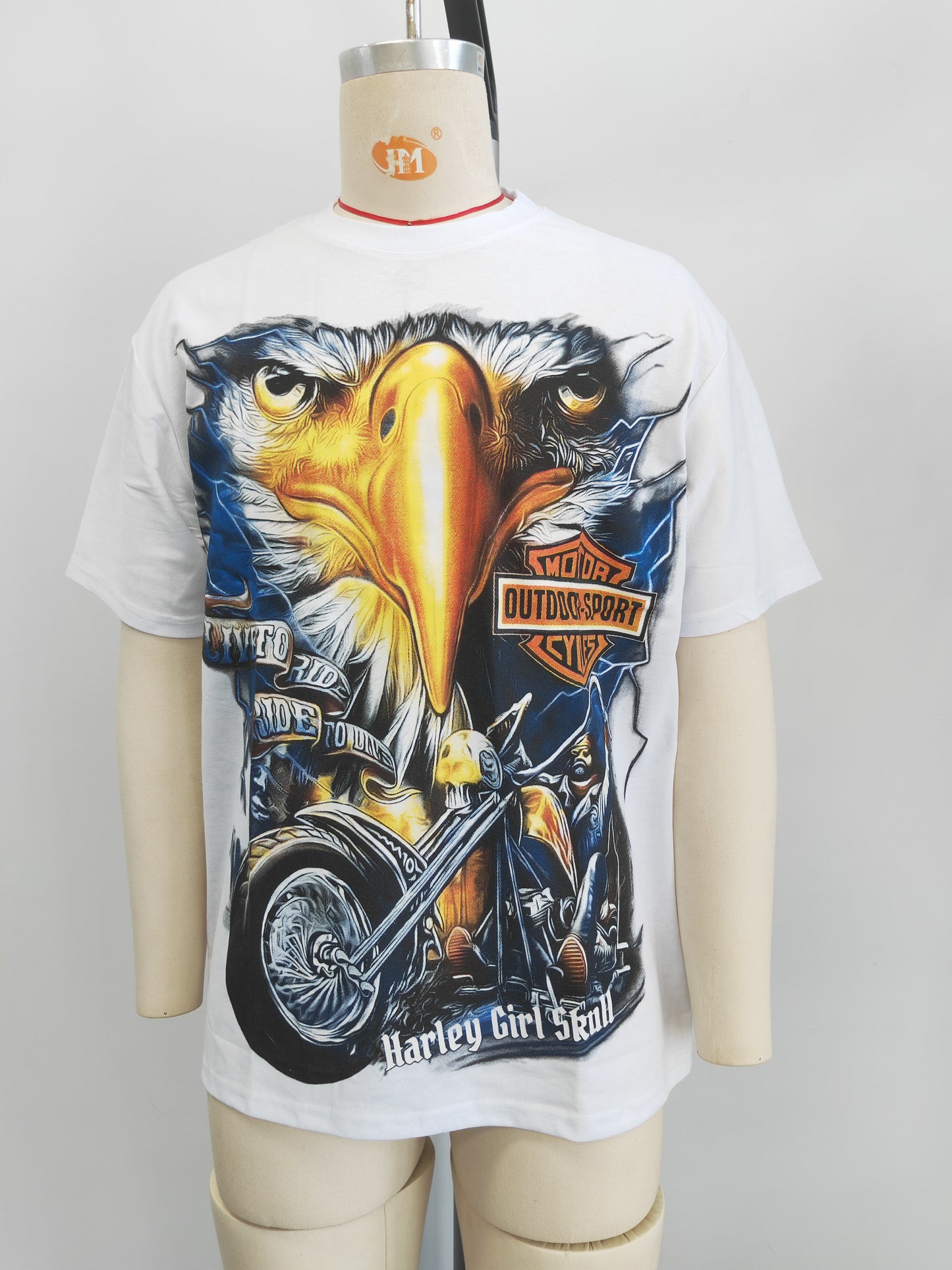 large-scale print on the front and back of the men tshirt