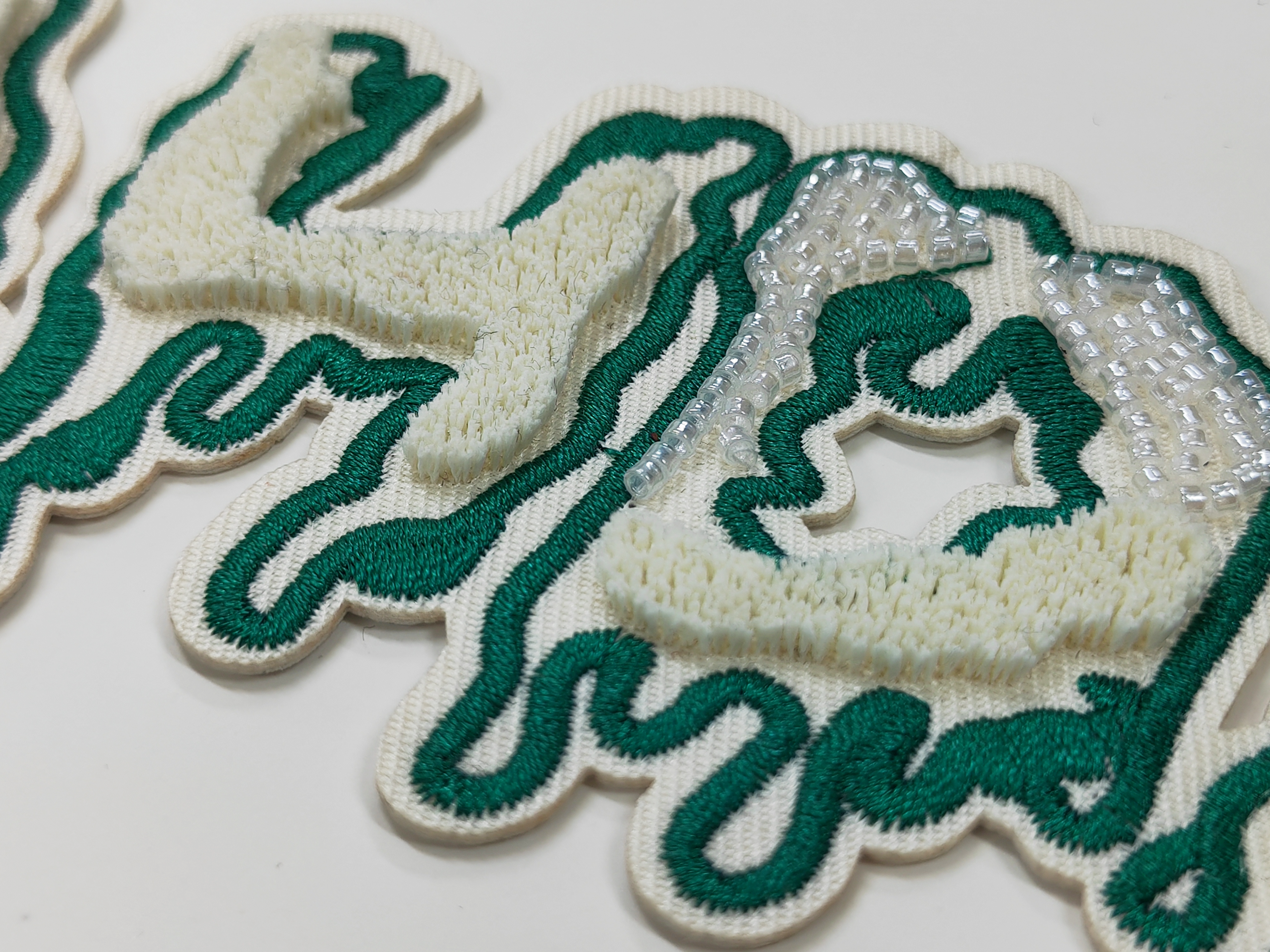 Men's embroidered bead toothbrush sweatshirt
