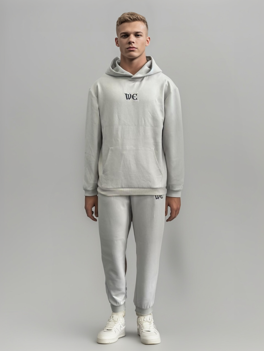 Men's sweatshirt and pants set with three-dimensional embroidery