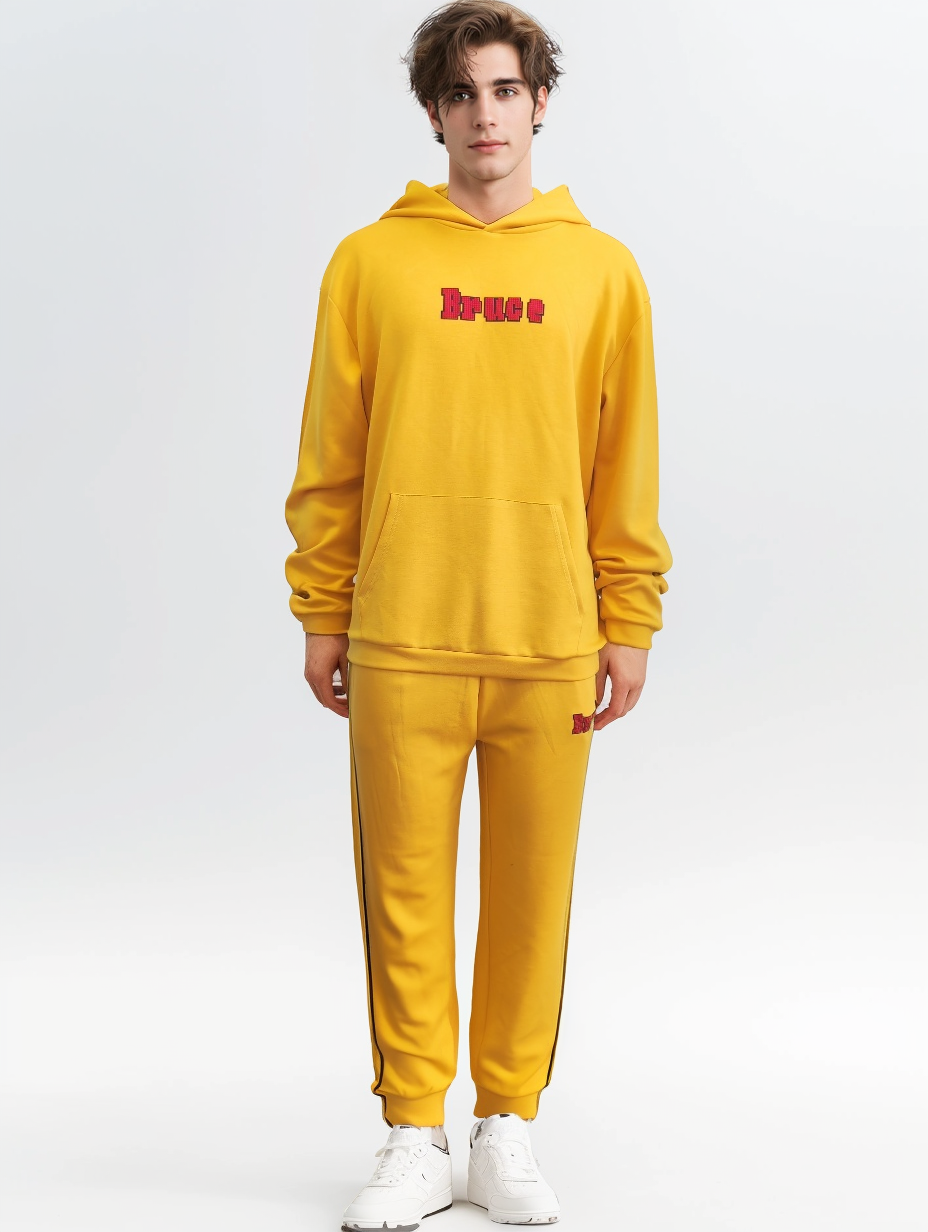 Bruce Lee’s color-coordinated men's sweatshirt and pants set with letter prints