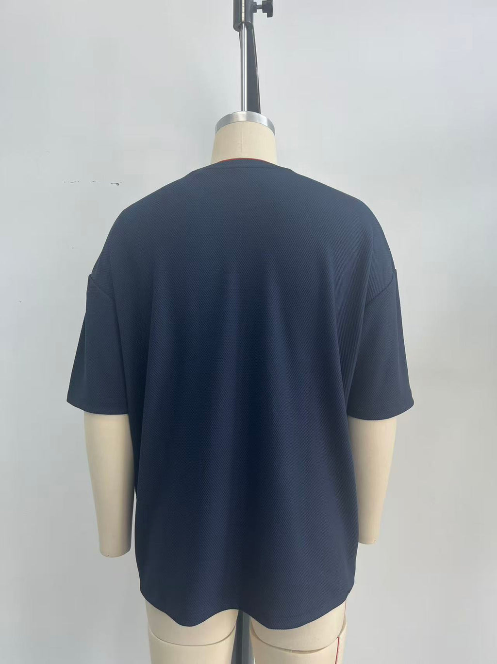 Jacquard fabric men T-shirt with embroidery and Gradient color printing