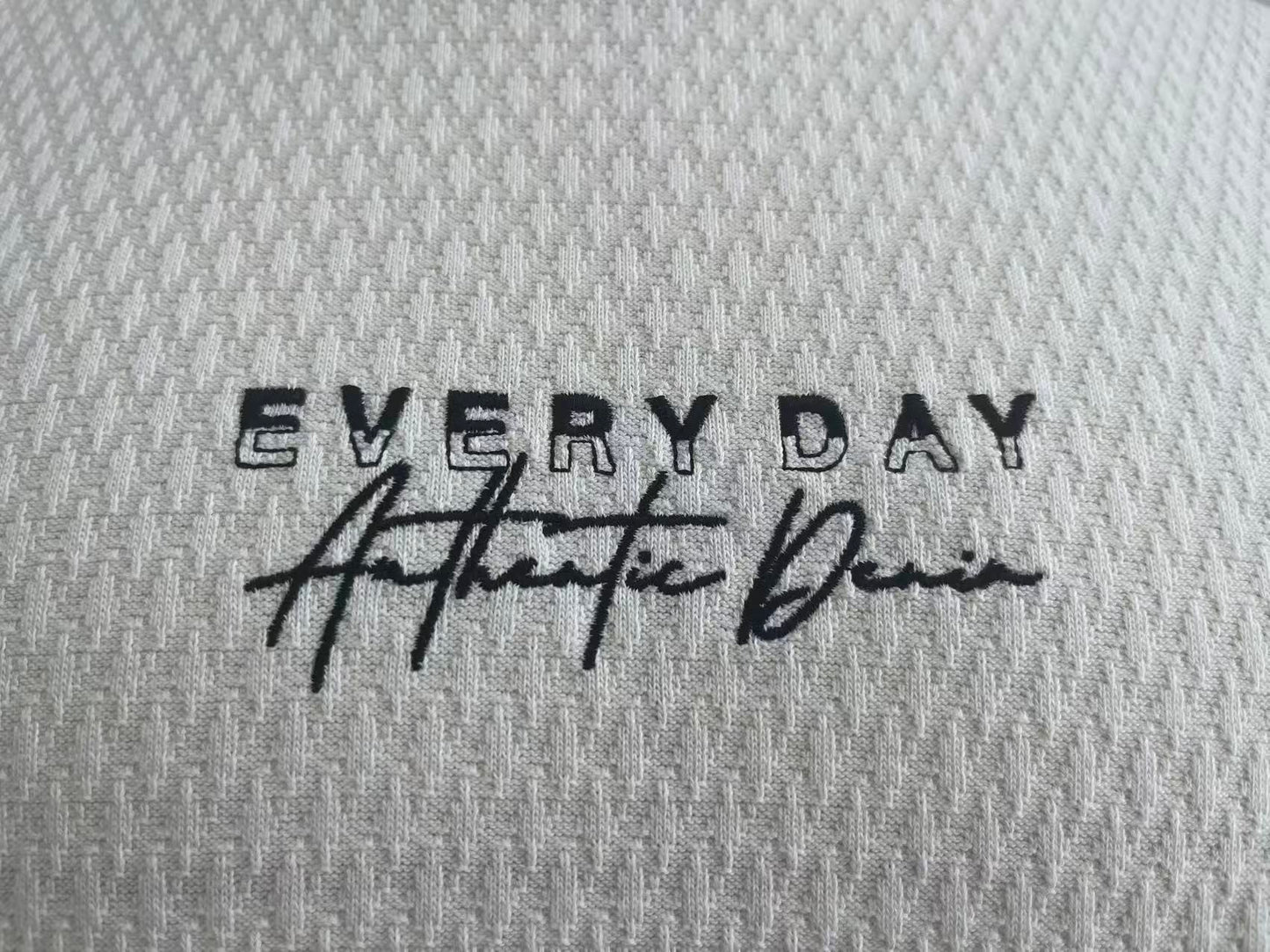 Jacquard fabric men white T-shirt with embroidery