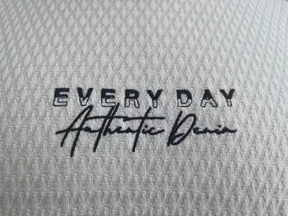 Jacquard fabric men white T-shirt with embroidery