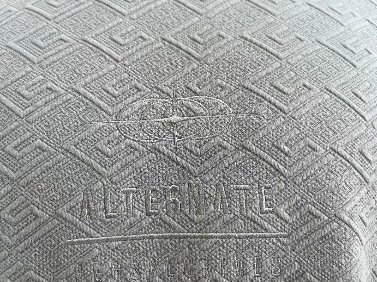 Jacquard fabric men khaki T-shirt with embroidery