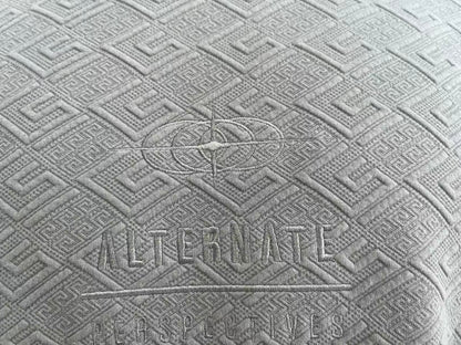 Jacquard fabric men khaki T-shirt with embroidery