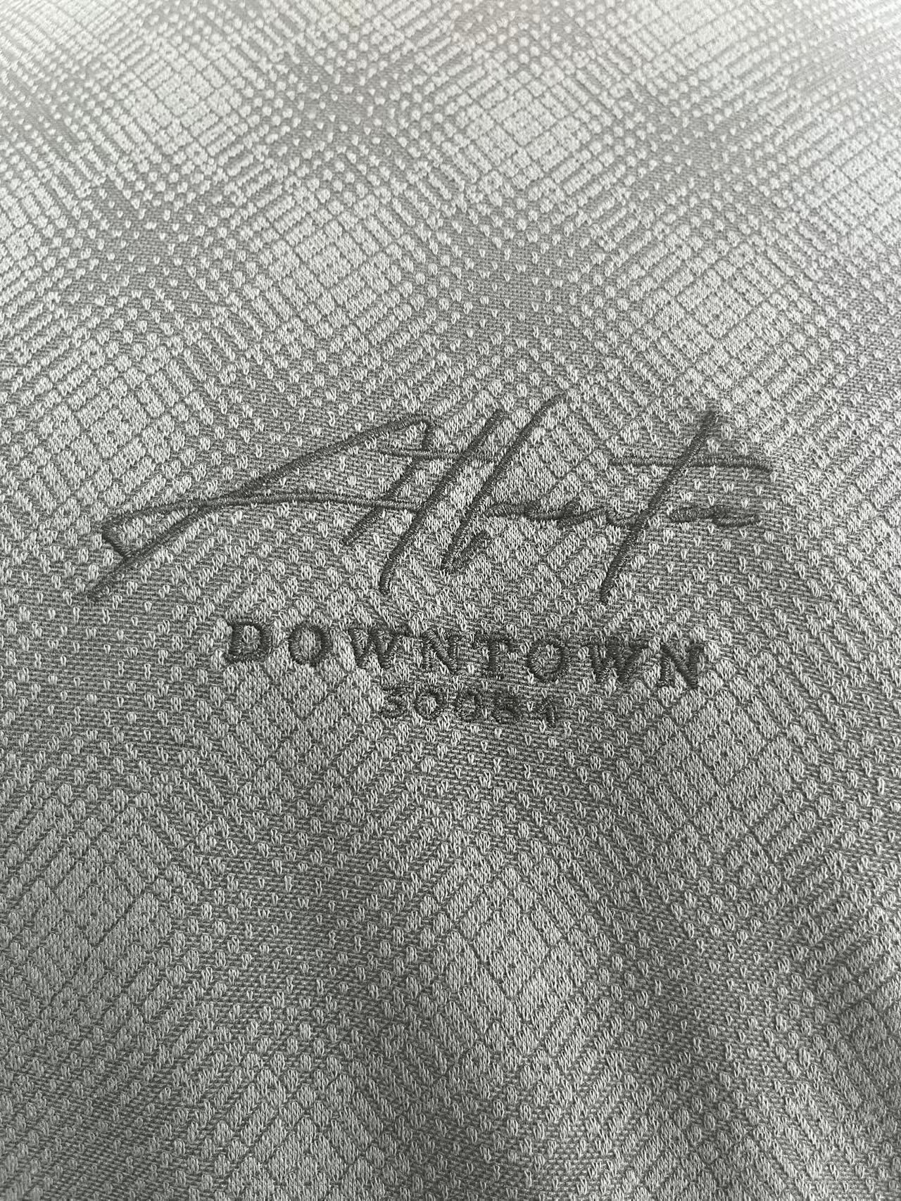 Jacquard fabric men black T-shirt with embroidery