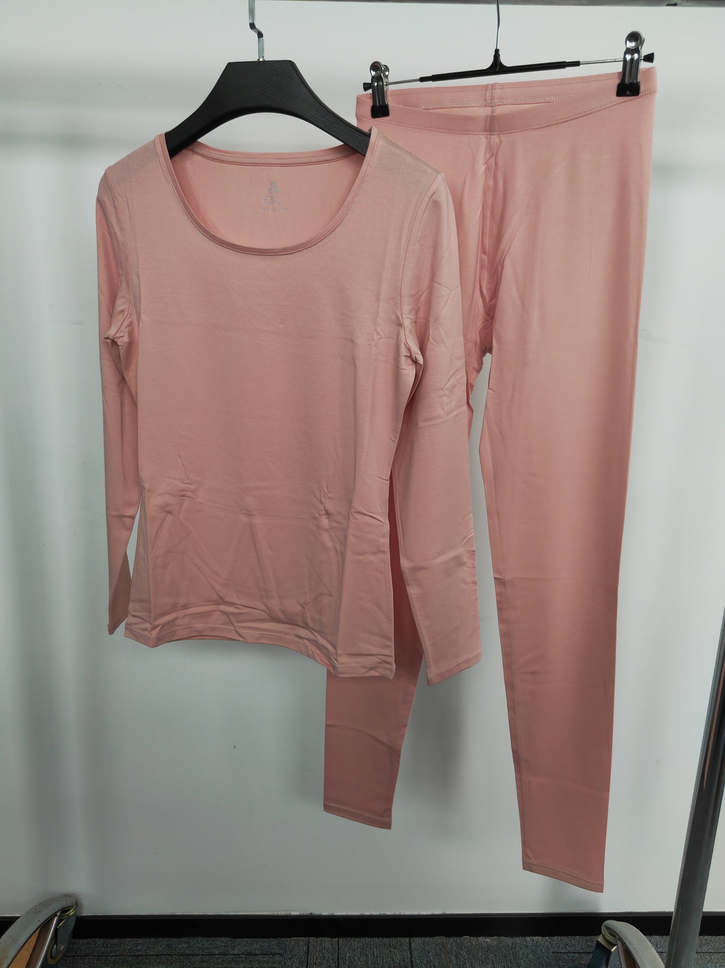 Lady's pink long-sleeved modal pajama set