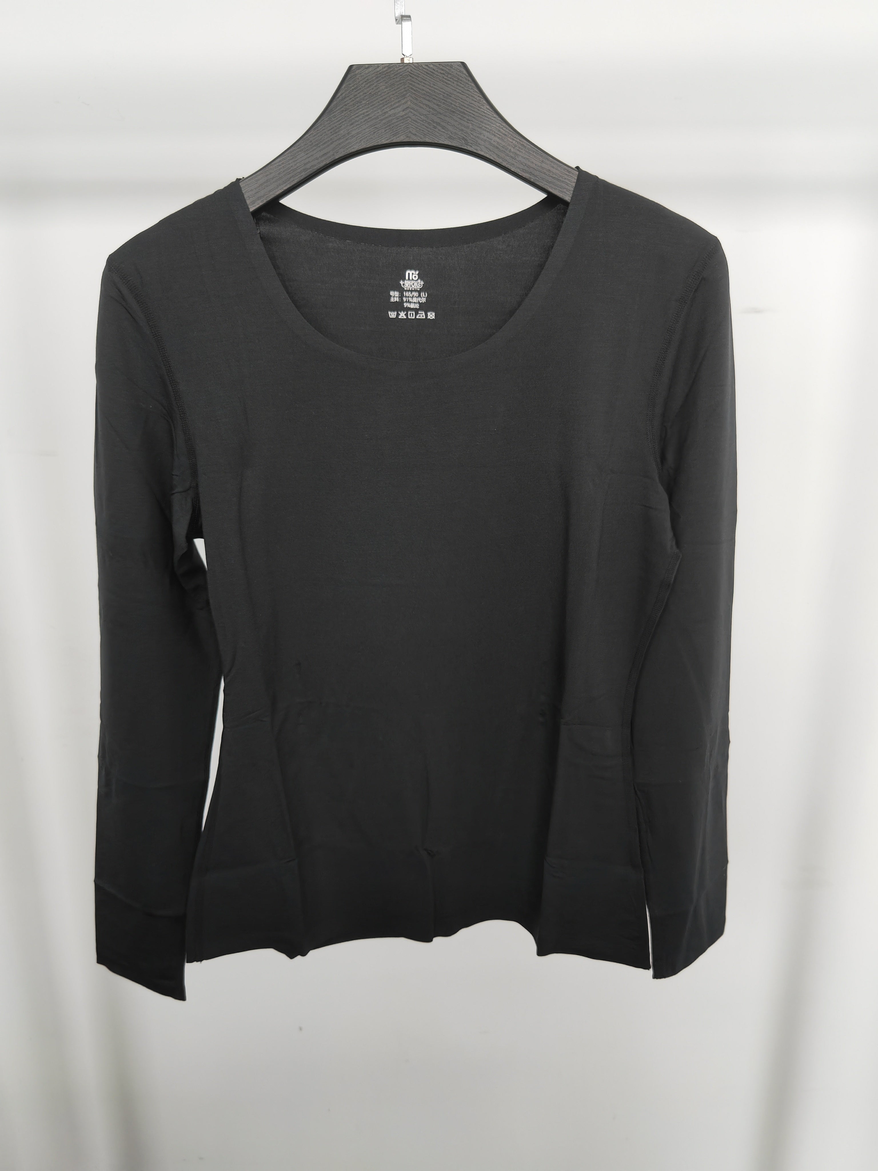 Lady's black long-sleeved modal pajama set