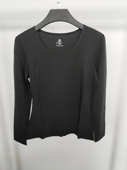 Lady's black long-sleeved modal pajama set