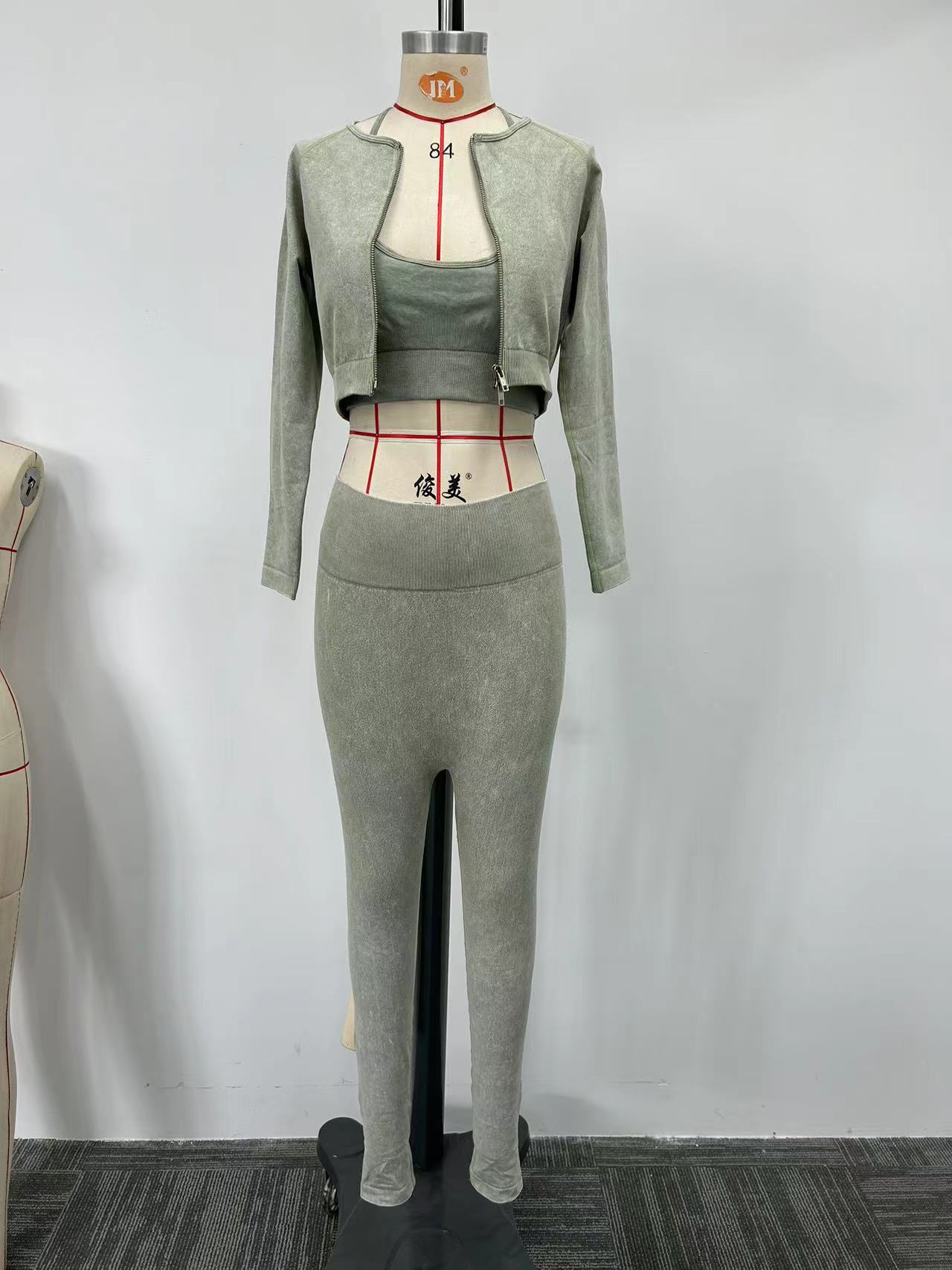 Green yoga set